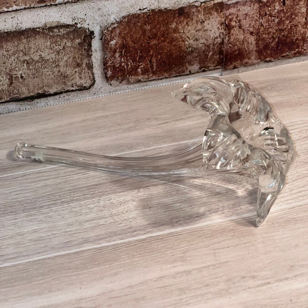 Beautiful Vintage Made In Taiwan Blown Glass Epergne Lily Bud Vase Large Petals